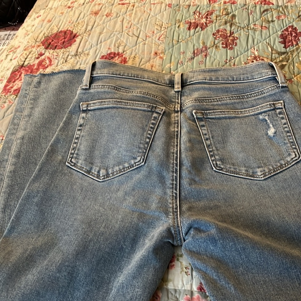 LOFT DISTRESSED NEW JEANS - Picture 4 of 7